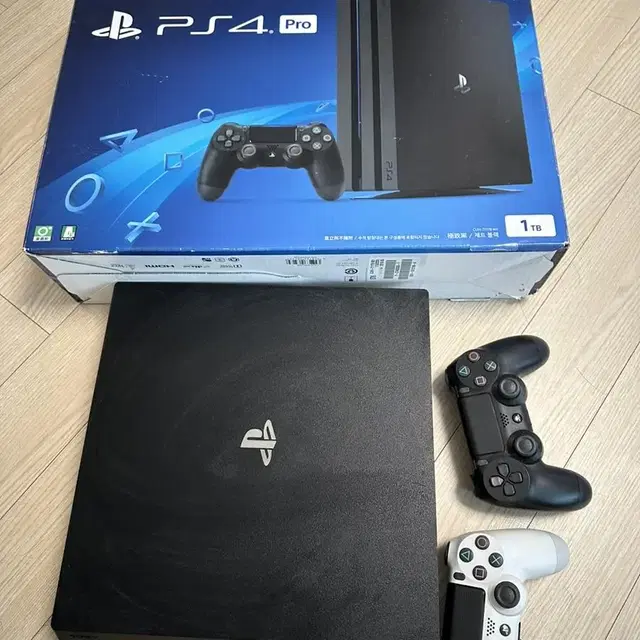 PS4 pro 1TB 팝니다