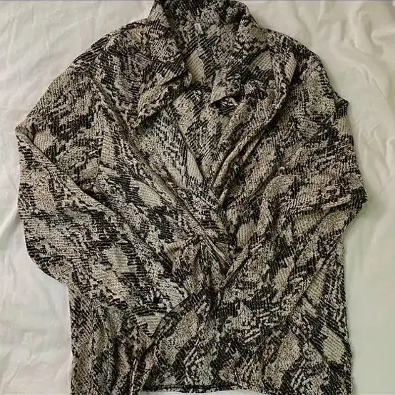 Vintage twist shirt