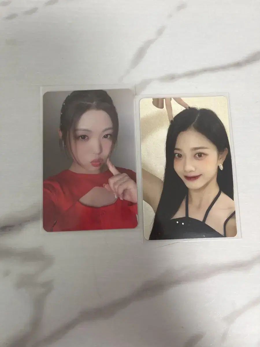 Class:y riwon jimin sells photocards