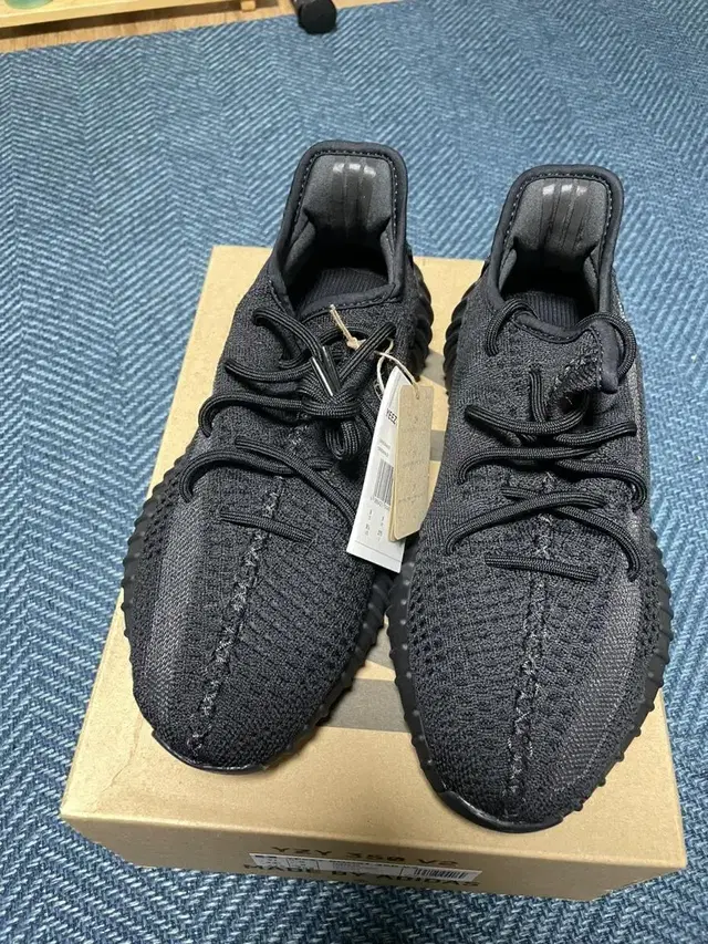 ADIDAS Yeezy Boost 350 V2 Onyx