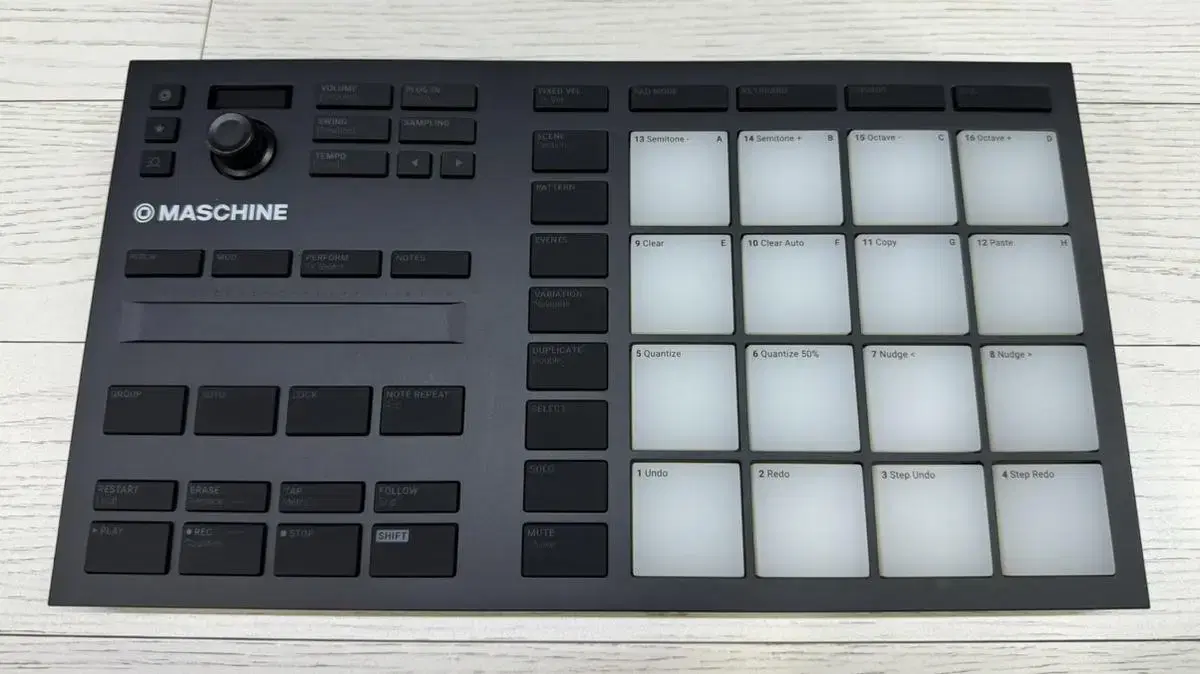 MASCHINE MIKRO MK3 미디 디지털 샘플러