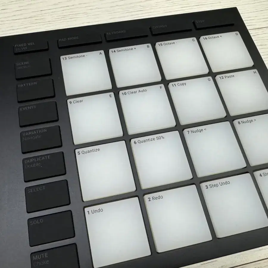 MASCHINE MIKRO MK3 미디 디지털 샘플러