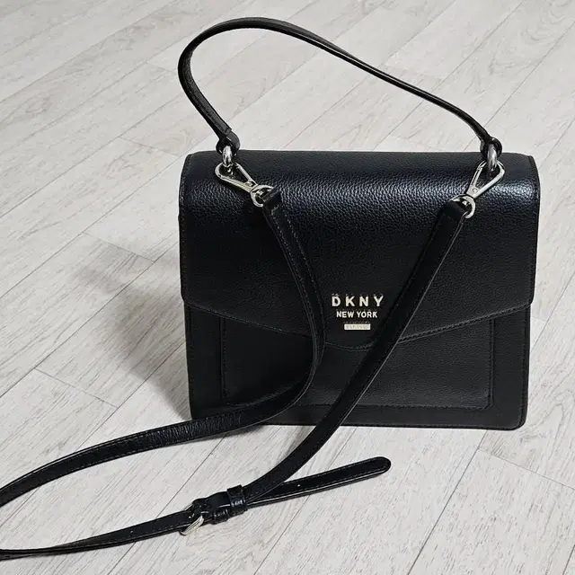 DKNY 핸드백