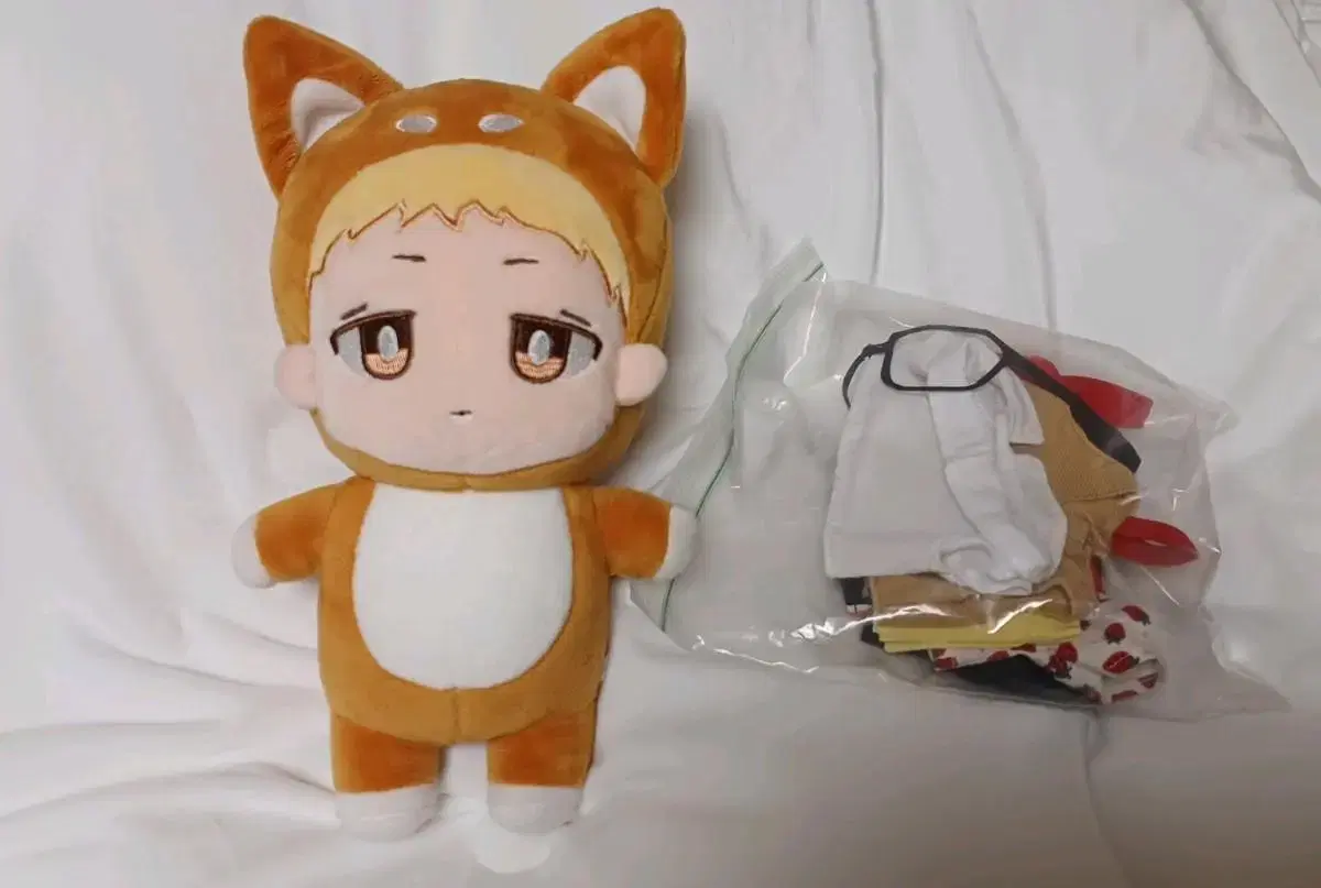 Tsukishima Nui doll sells them.