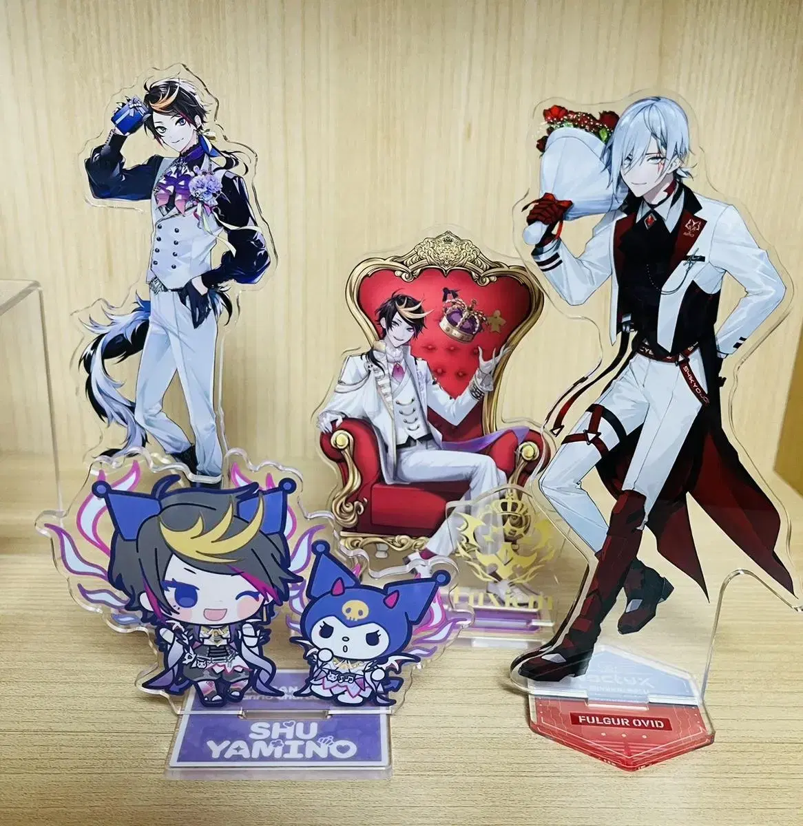 NIJISANJI en Shu Yamino Pulgur Ovid acrylic Stand