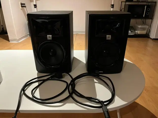 jbl 305p mk2 5인치 모니터스피커 1조 팝니다.