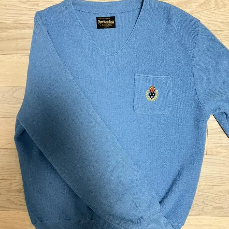 헤리티지플로스 v-neck sweater 스카이블루