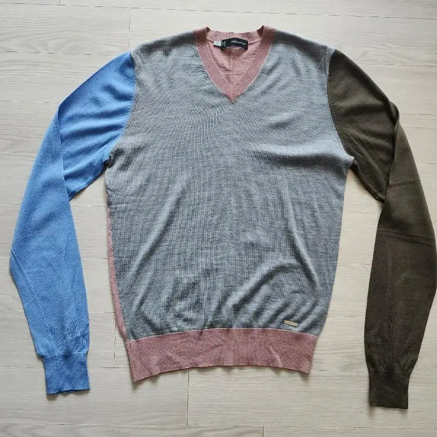 정품 디스퀘어드2 Color Block Vneck Sweater-S