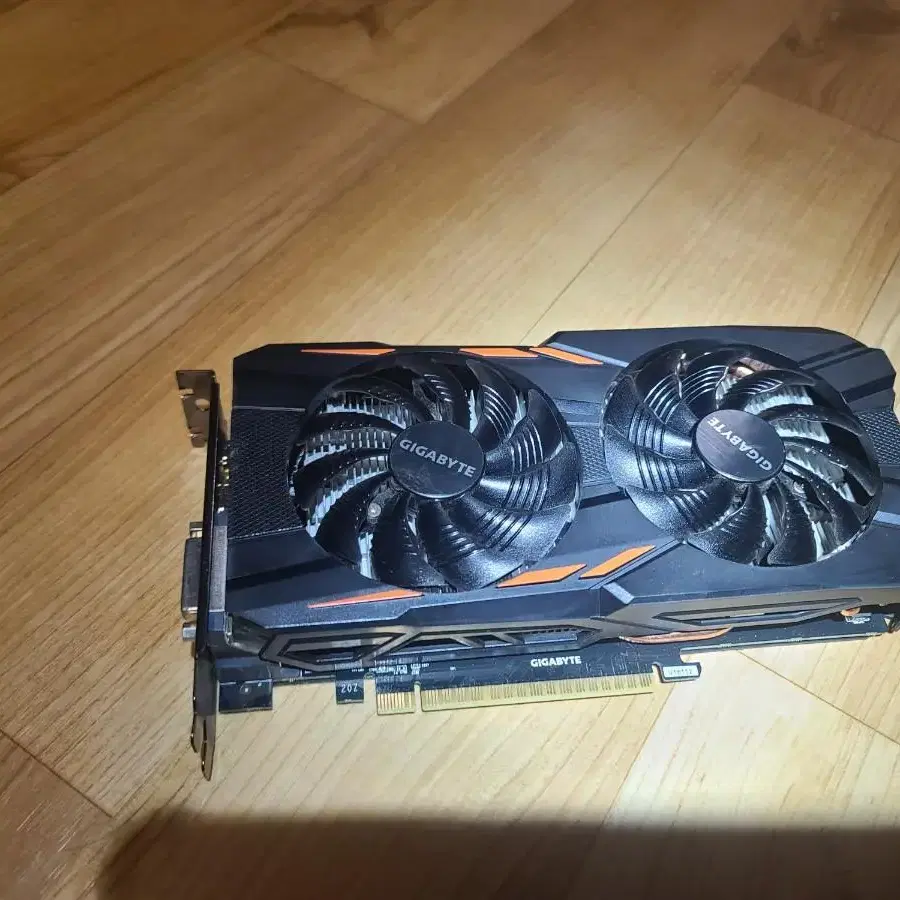 1050ti 4gb 5포트 다중모니터