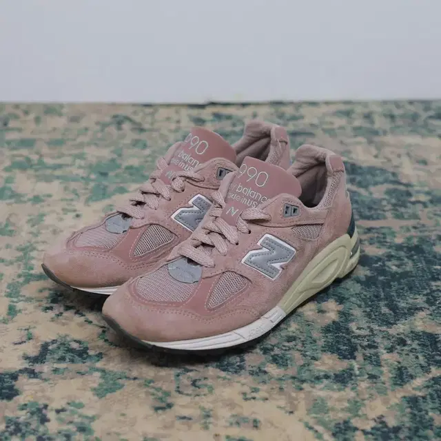 New balance x KITH 뉴발란스 990V2 240