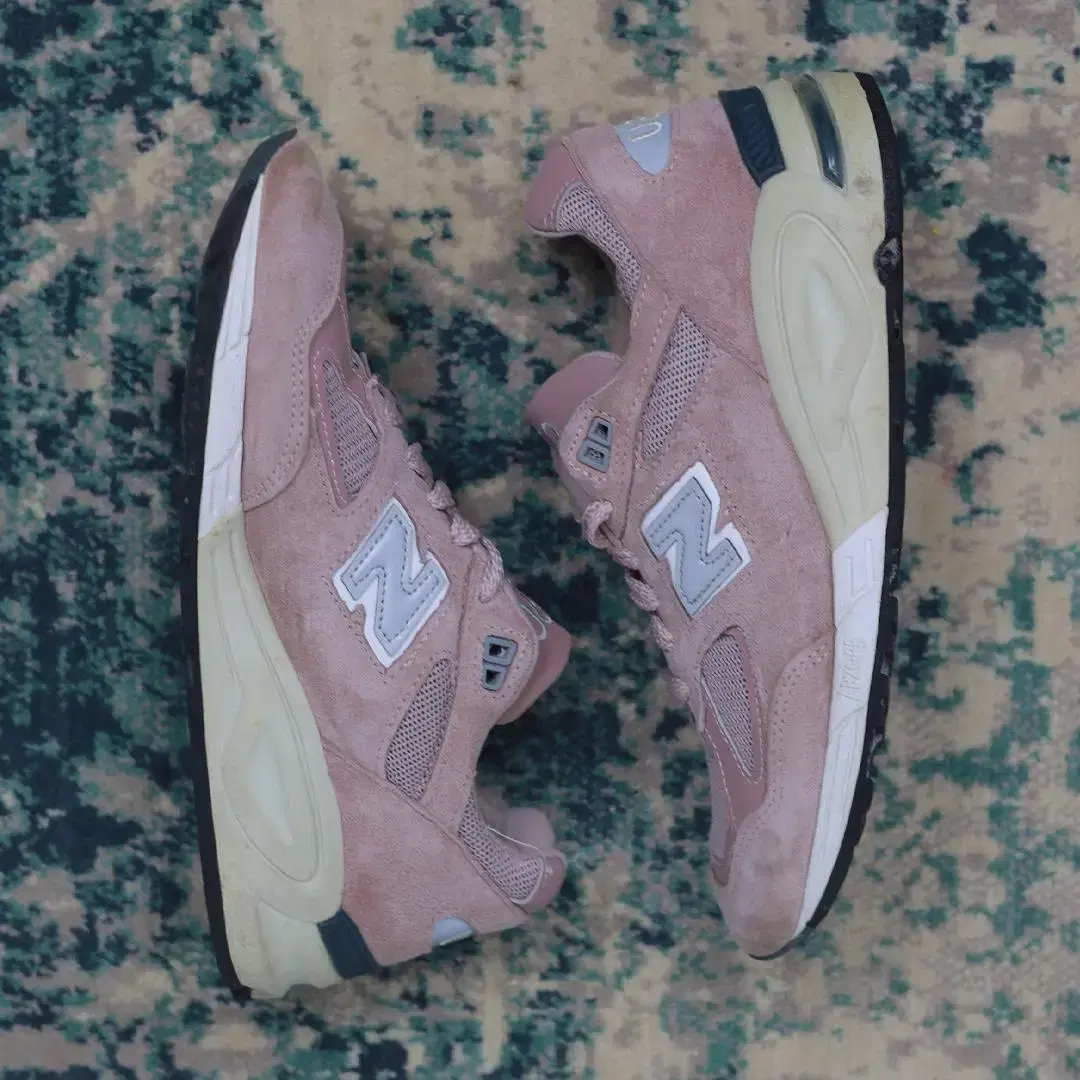 New balance x KITH 뉴발란스 990V2 240