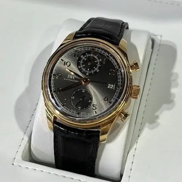 IWC 포르투기저 크로노 42mm 클래식 iw390405