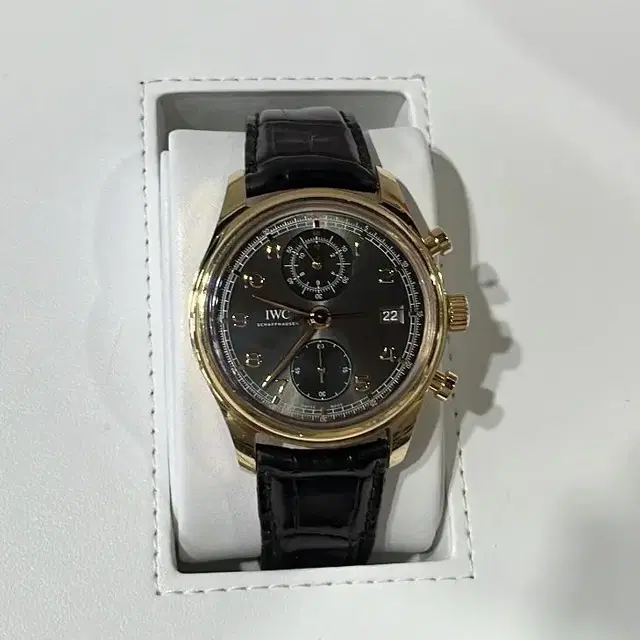 IWC 포르투기저 크로노 42mm 클래식 iw390405