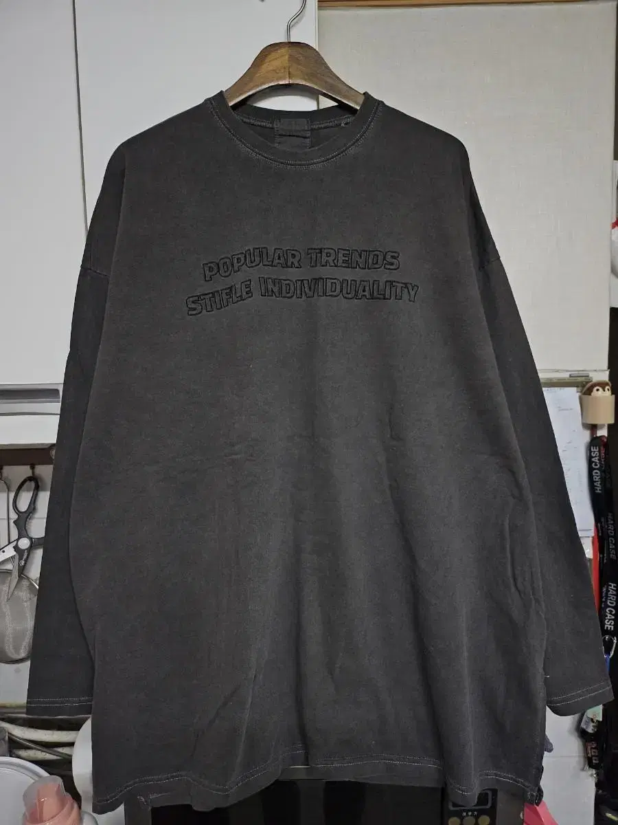 (Wang Overfit) Embroidered Lettering Pigwash Incised Long Sleeve in Charcoal