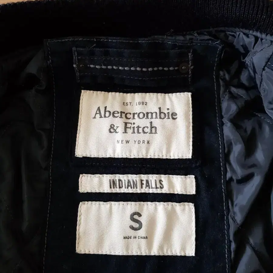 아베크롬비 Abercrombie. 인디언 폴스 바시티 울 봄버자켓. S