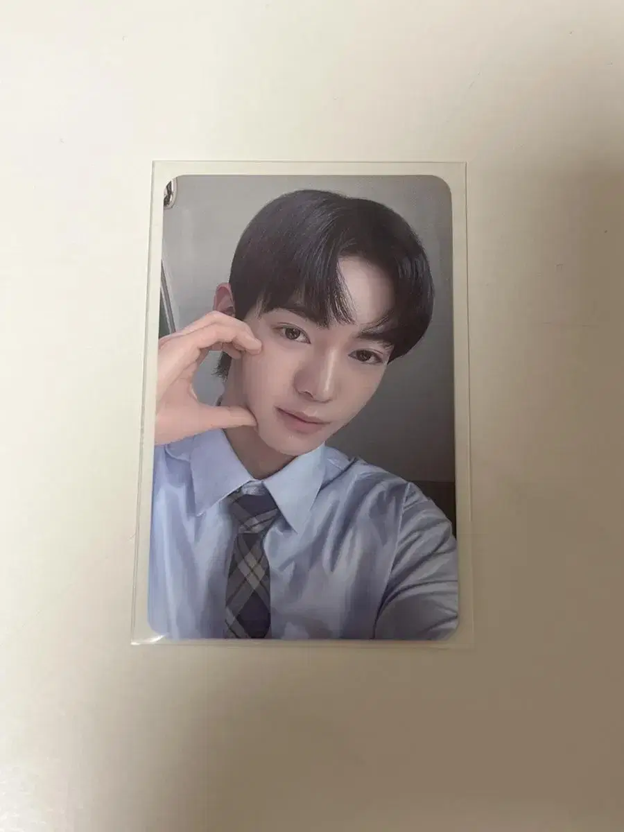 Tours Jin musicplant Sparkling Bloo photocard Enoulable