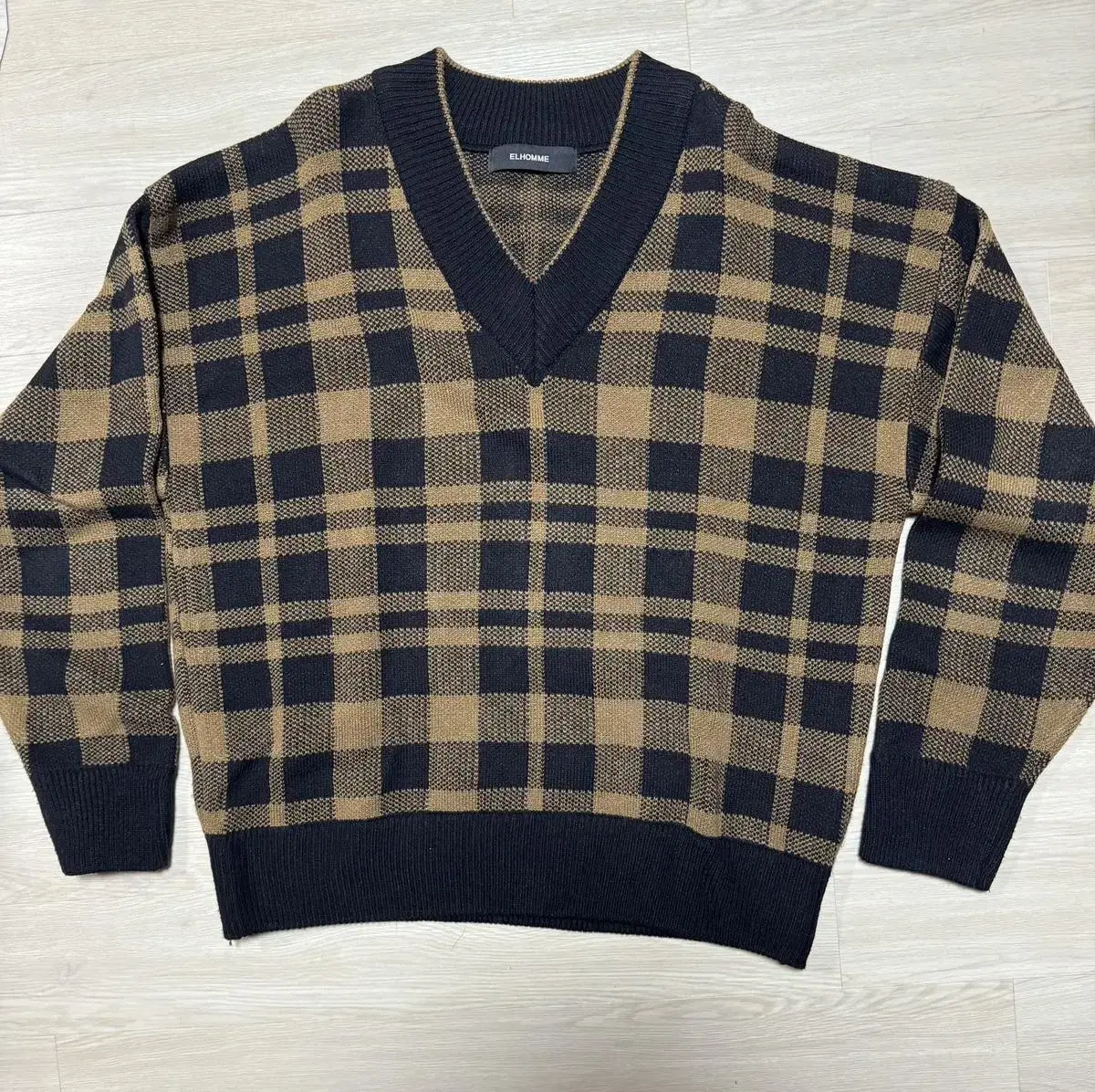 ELHOMME V-neck knit