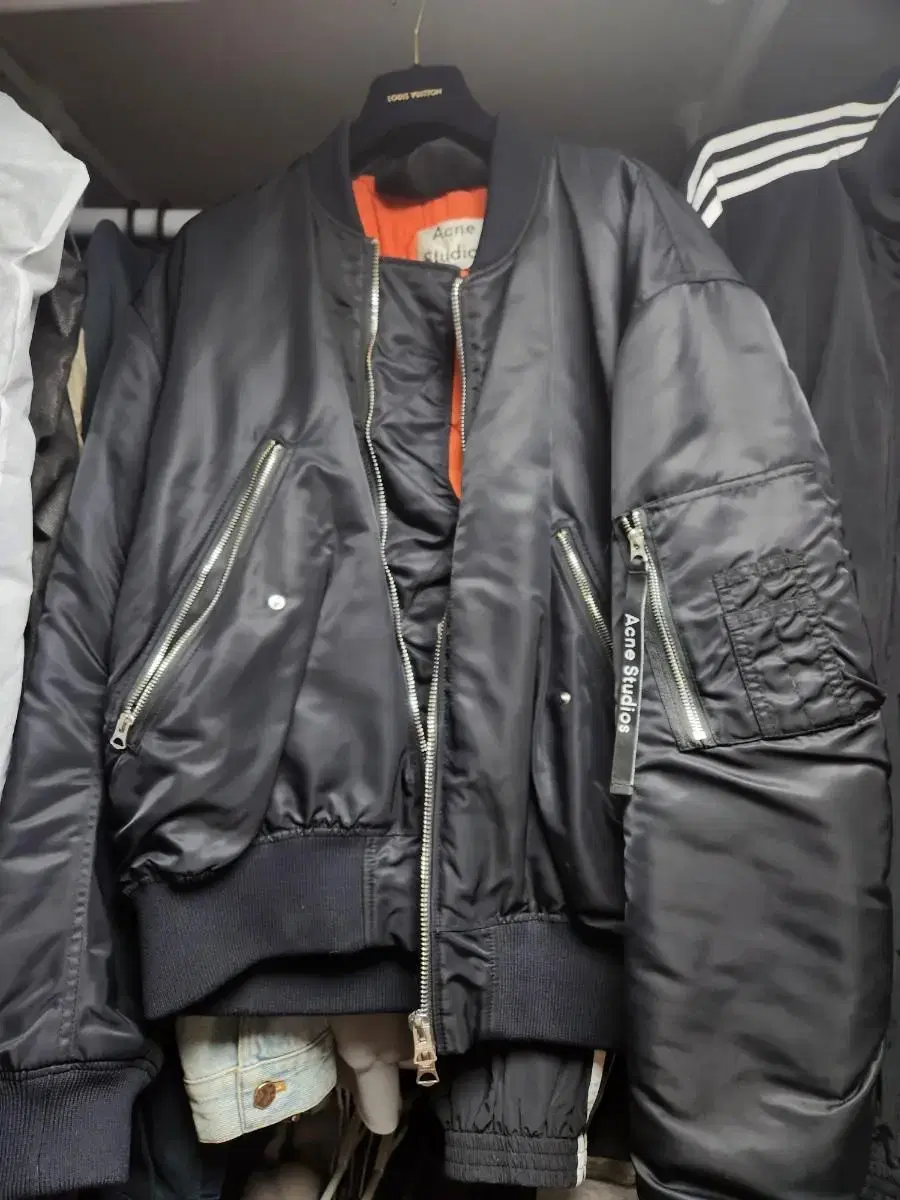 [52]Akne Makio MA-1 Bomber Black