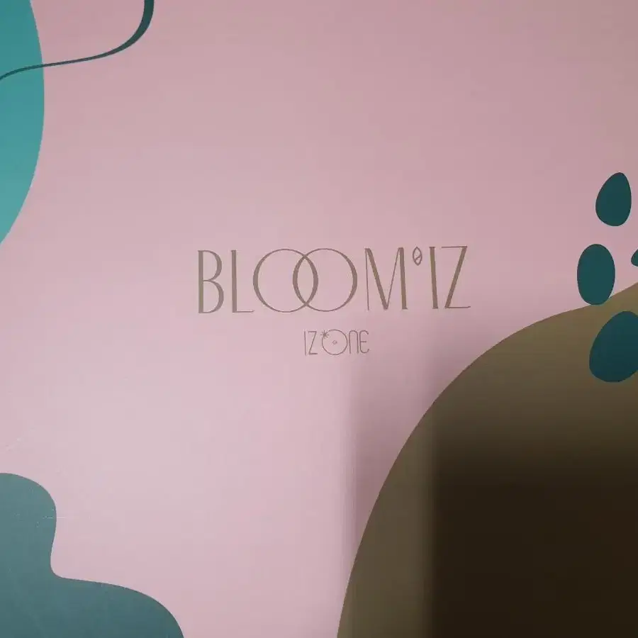 아이즈원 피에스타 bloom iz 앨범 (사진들 참조)(상태 좋아요)