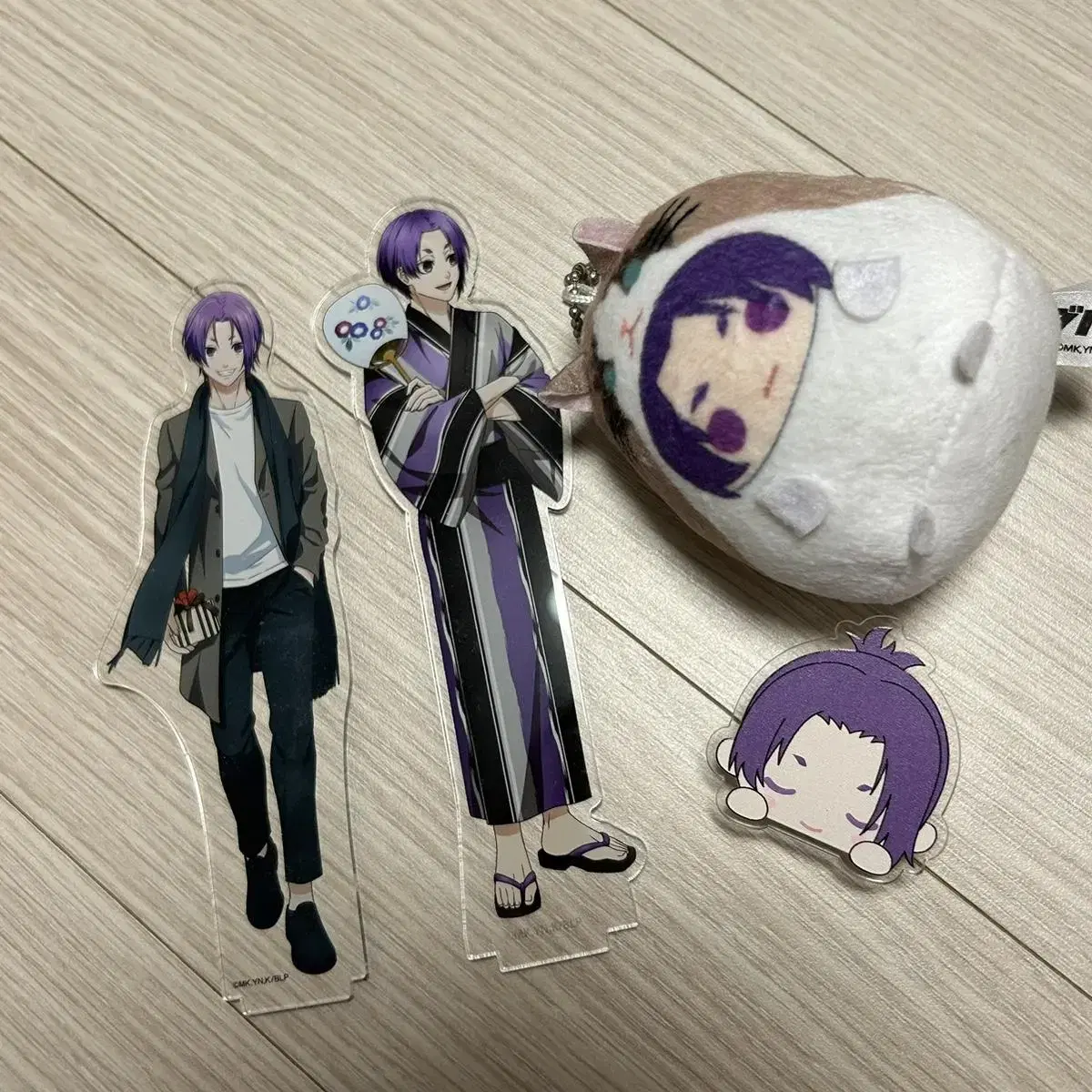 Source) BLUELOCK Mikage Leo acrylic Clip Fuwakororing wts sells