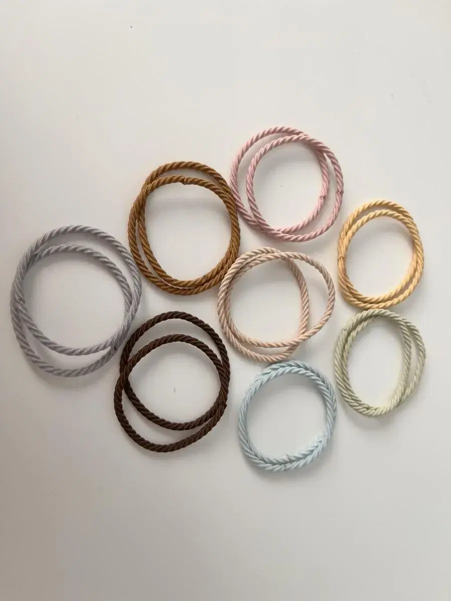 Set of 16 hair ties