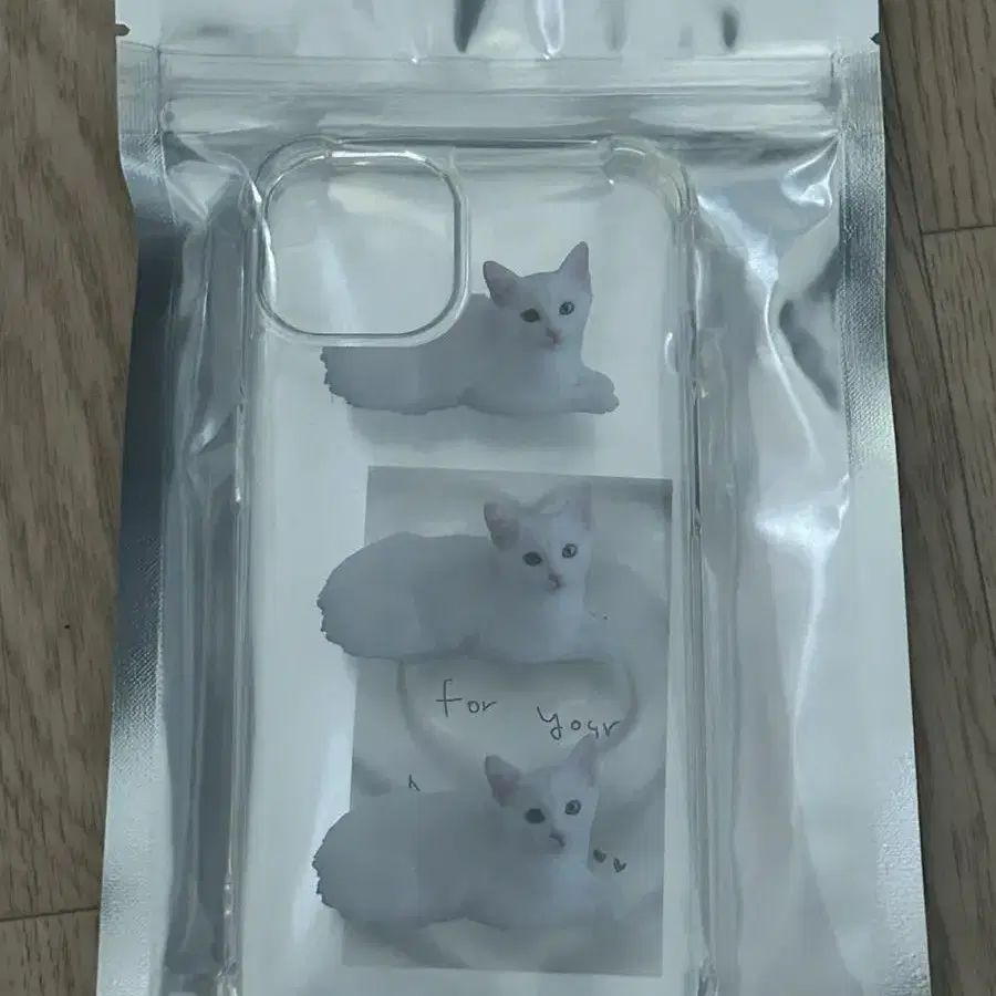 KITTIES고양이 폰케이스 아이폰13 (사용x, 봉지도 안 뜯음)