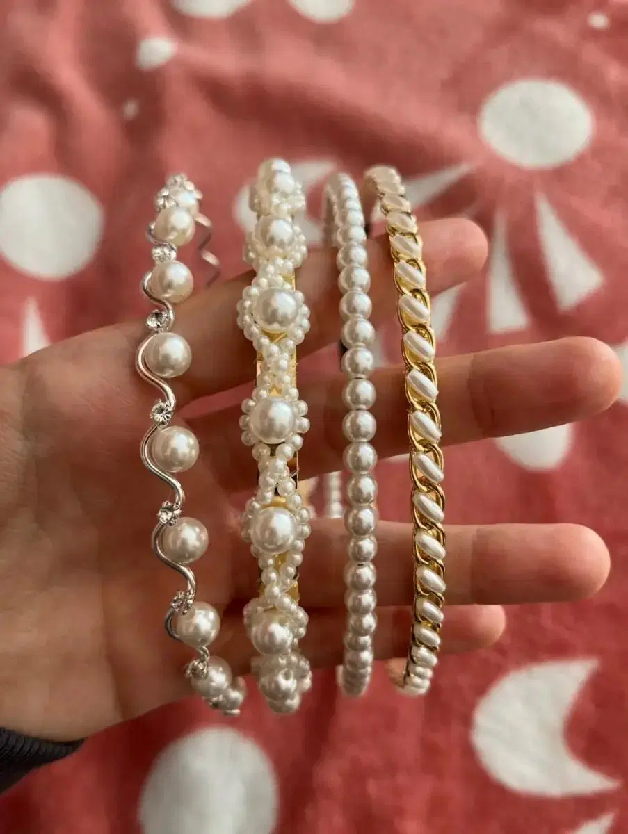 Pearl headband is new and sells in bulk