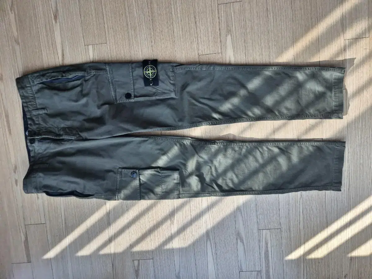 Stone Island Cargo Pants 30 Slim Fit