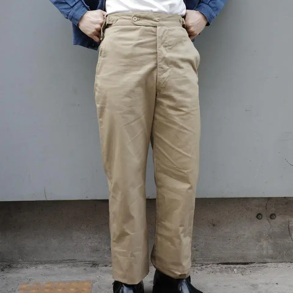 90s pakistan army chino trousers