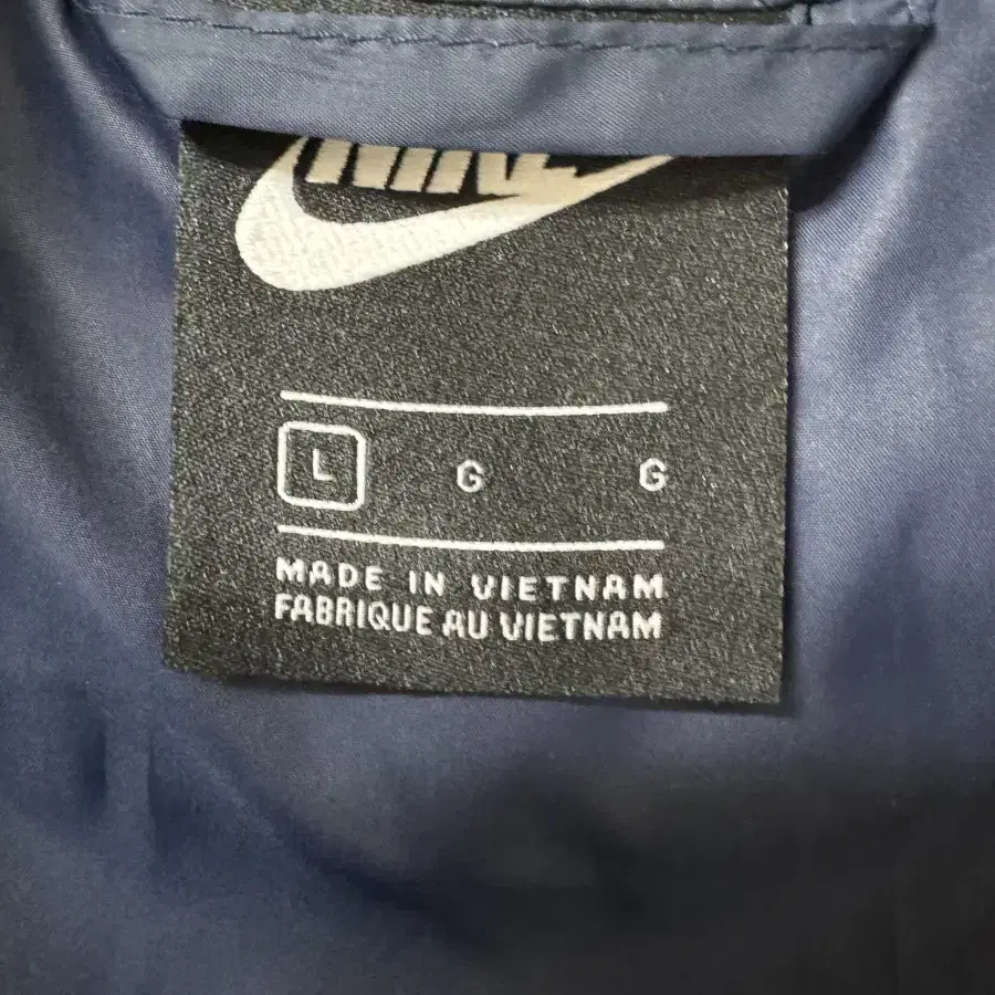 NIKE 점퍼(L,100) 팝니다.