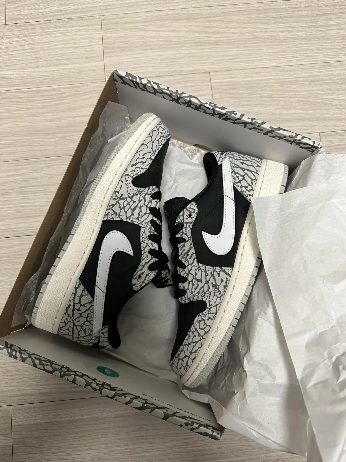 Jordan 1 Retro Low OG Black Cement 235