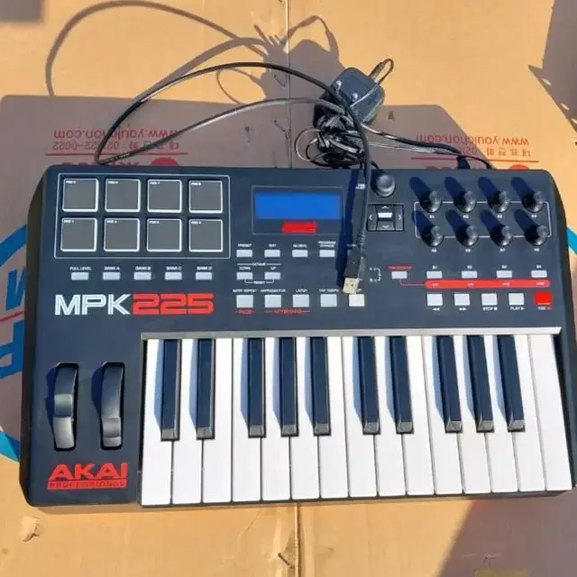 AKAI mpk225 키보드 컨트롤러