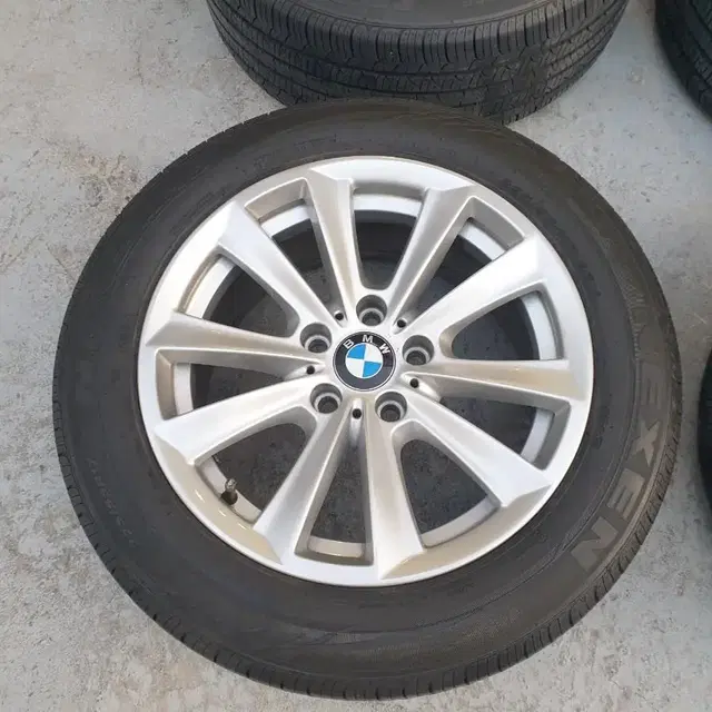 BMW휠 F10 13년식정품17인치휠 24년2월에 복원했음