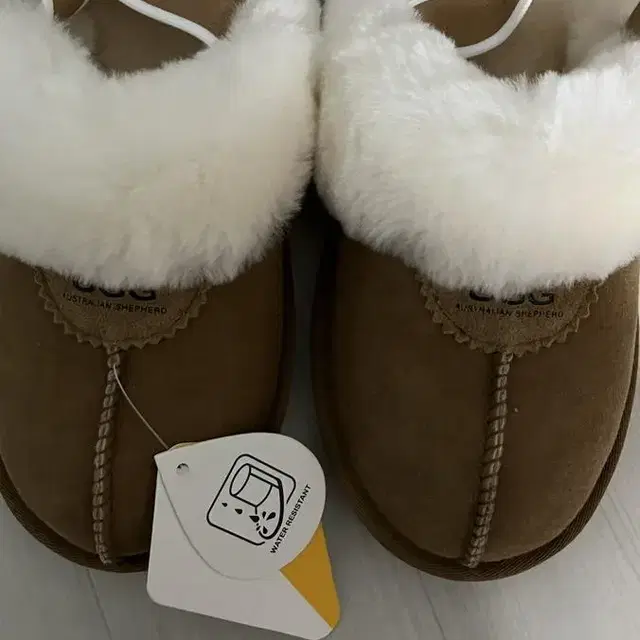 UGG 슬리퍼