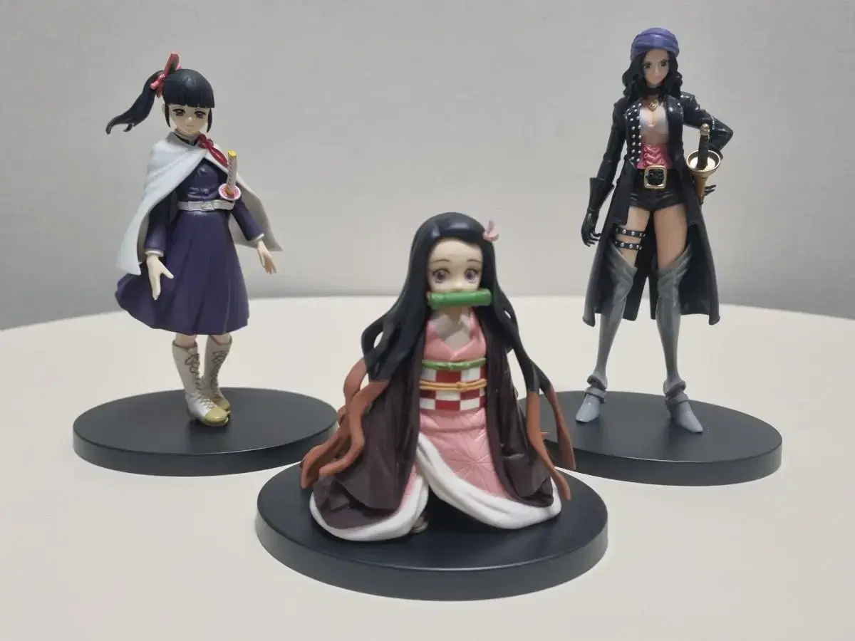 Demon Slayer Nezuko.Kanao / ONEPIECE Nicorobin sell (Genuine)