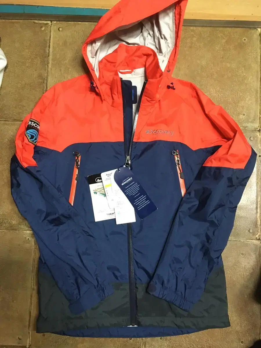 DiscoveryWindbreakerJumper95