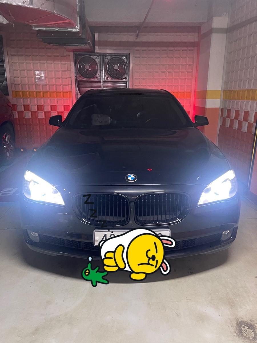 BMW740i - 0