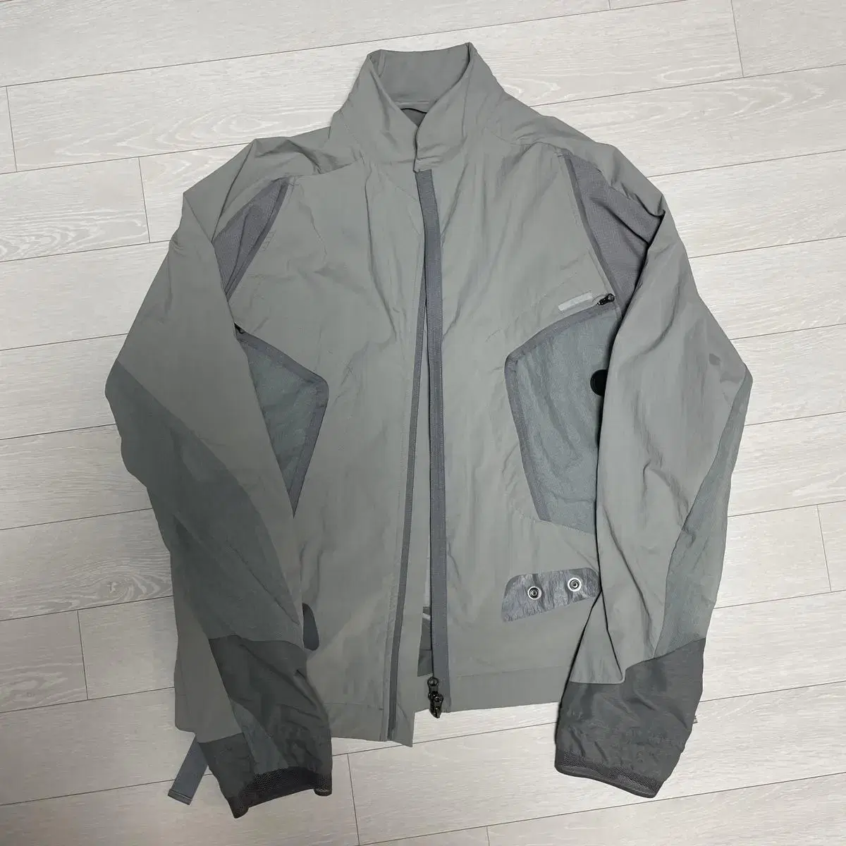 에이시네틱스 TRANSFORMABLE BLOUSON