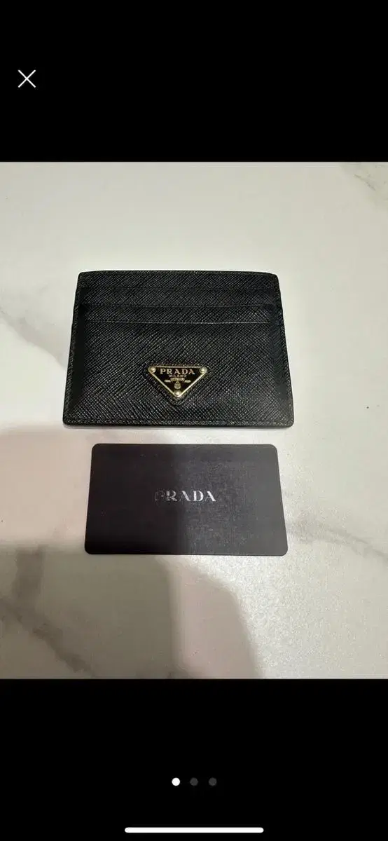 Prada kard wallet (Usability: low)