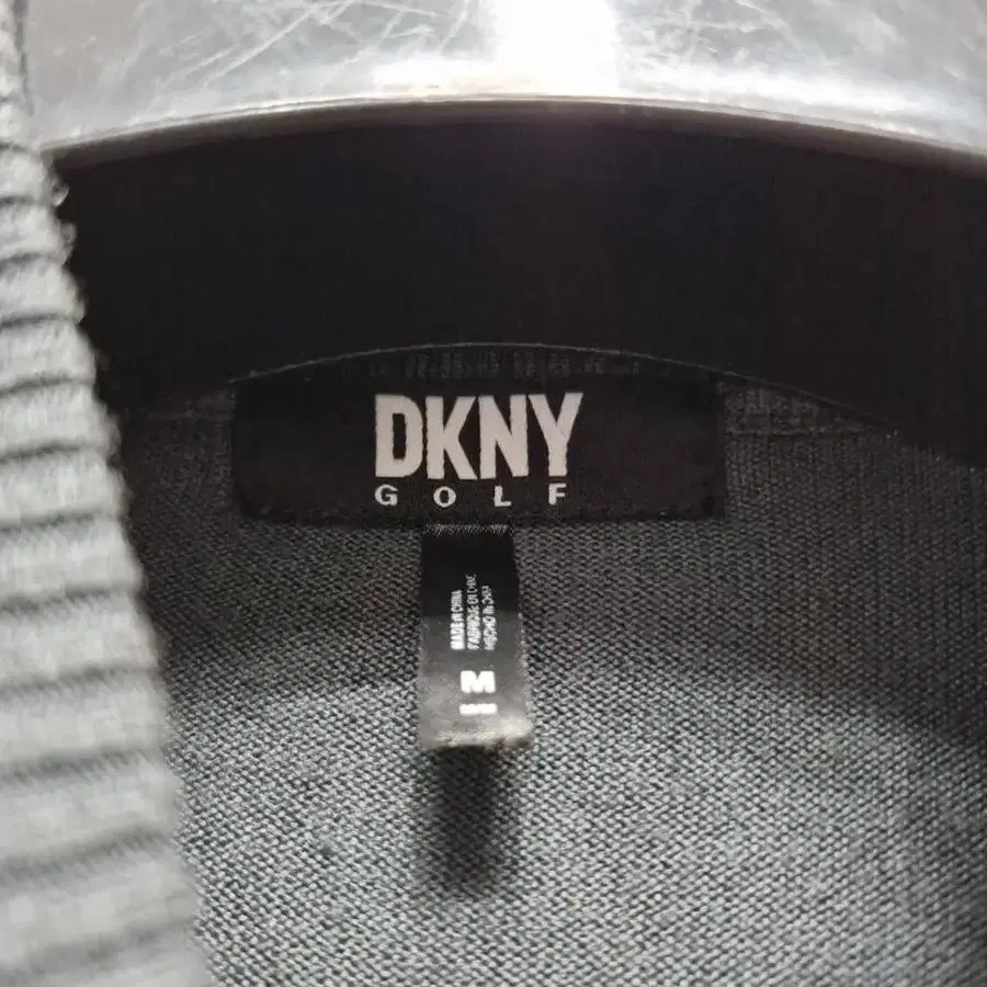 DKNY 남성 골프니트 사이즈95 상태좋아요 W1-41