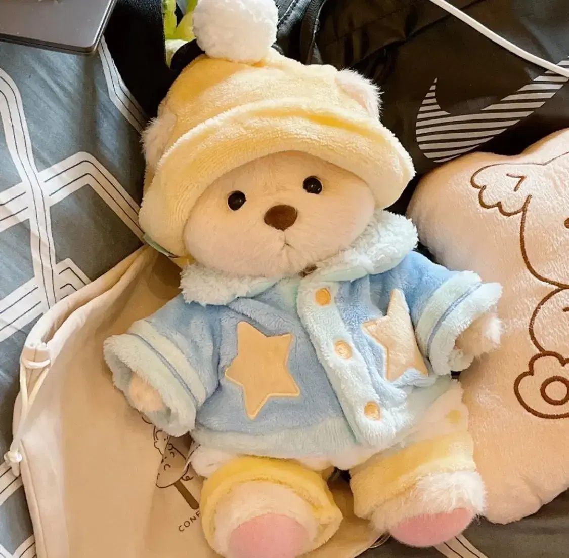 Genuine) Shanghai Disneyland doll clothes