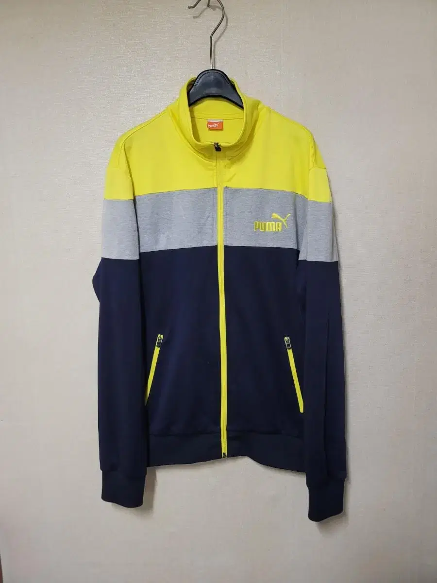 Puma Training Zip Up (flawed)