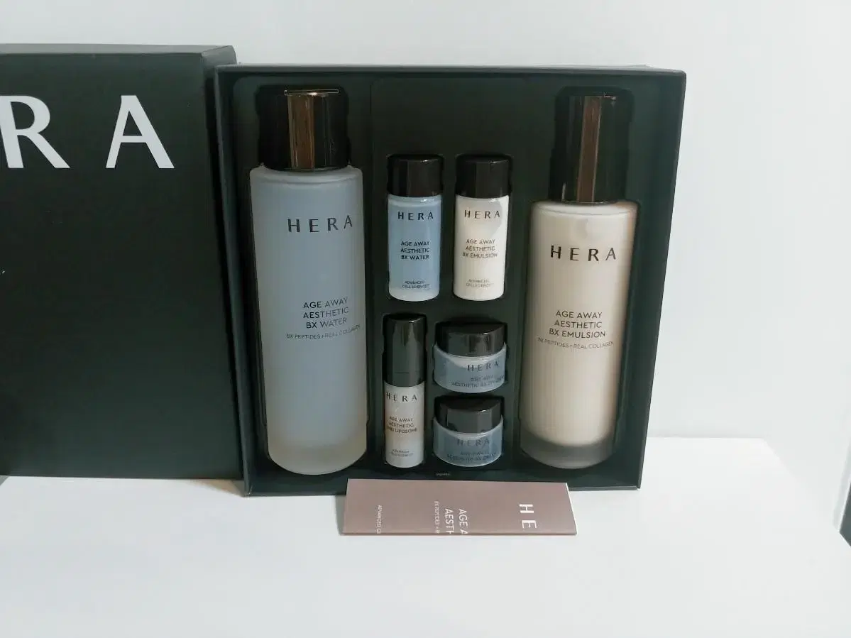 [New Product] HERA Age Away Esthetic 2-piece Set