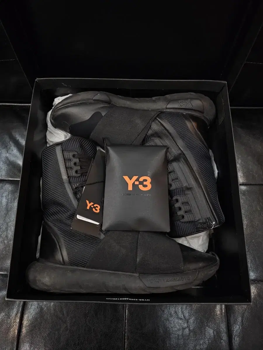 Y-3 x 아디다스 콰사 부츠