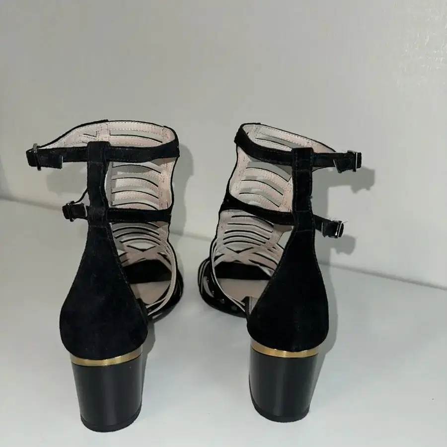 Lanvin gladiator suede sandals 랑방 샌들