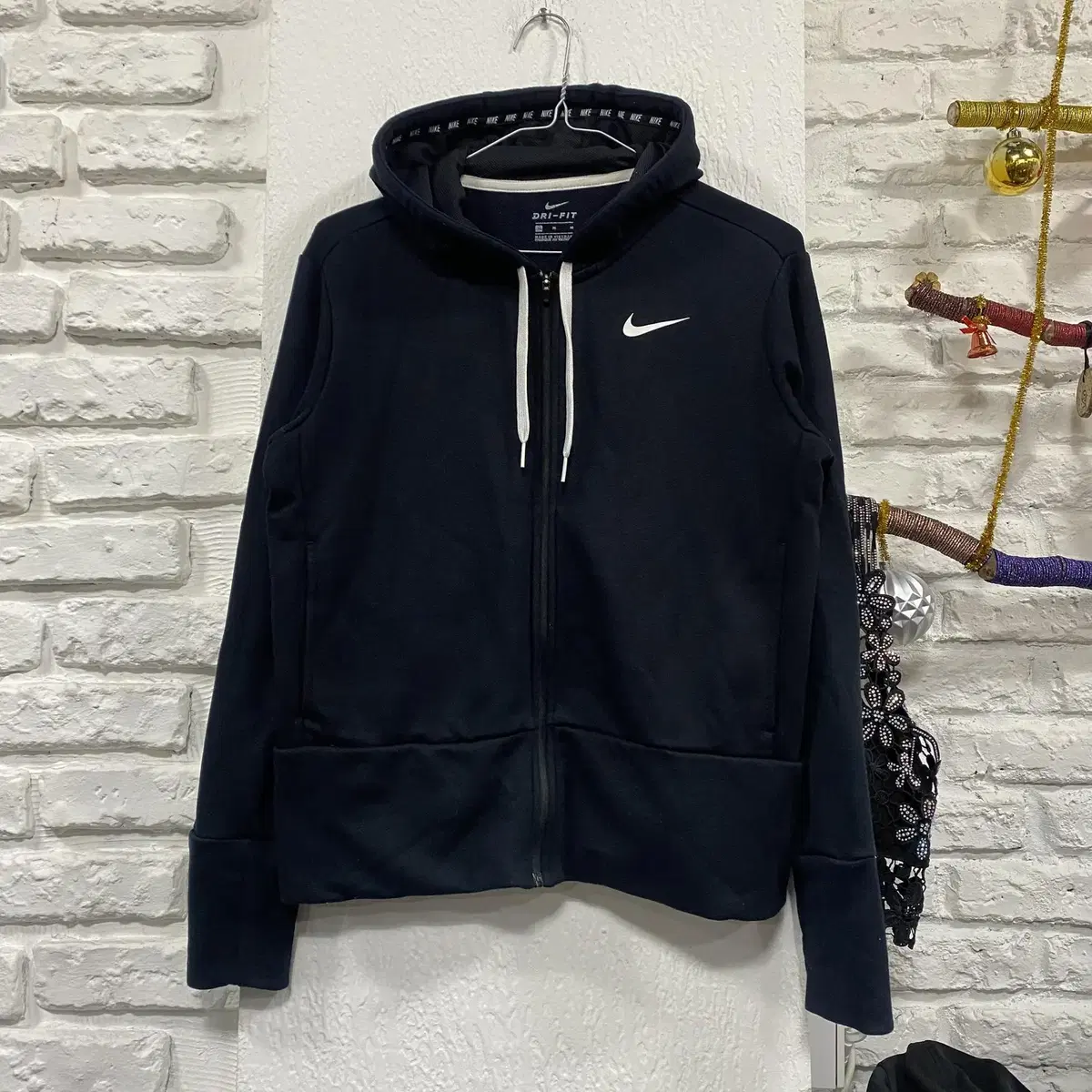 [85/M] Nike Women's Dry Fit Full Zip Hooded Zip Up