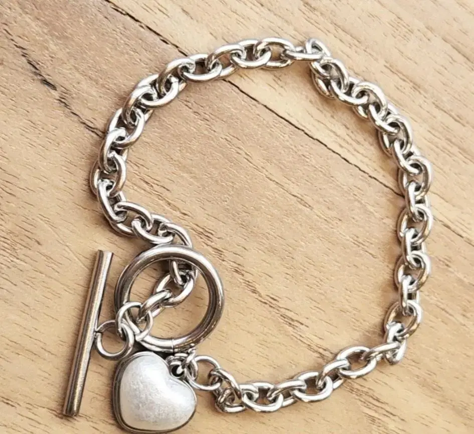 Heart Pendant Toggle Bar Bracelet