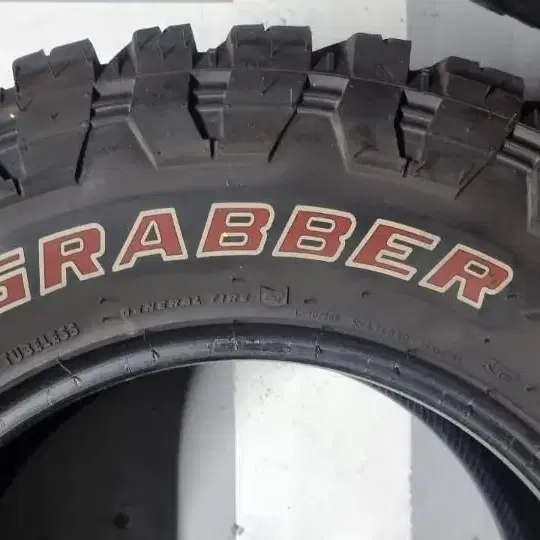 타이어 팝니다 제너럴 그래버 타이어 grabber general