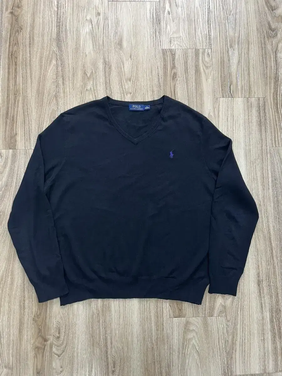 Polo Ralph Lauren 100% wool V-neck knit