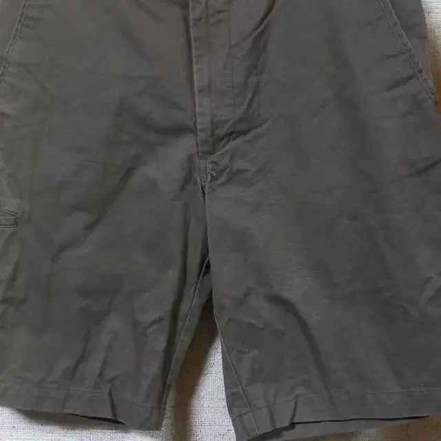 DOCKERS 남성 면반바지(30)